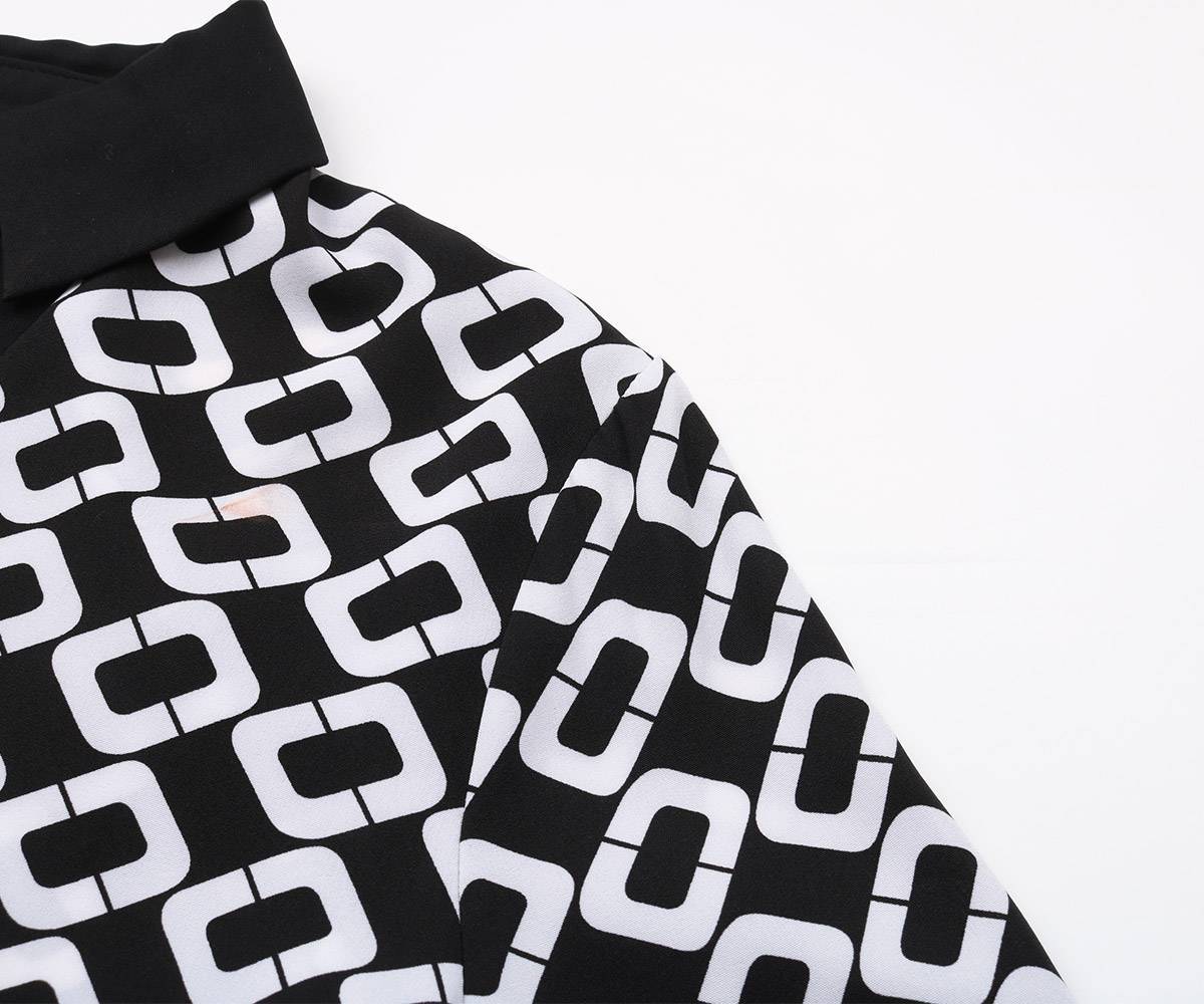 Elegante Damenbluse mit Kettenmuster