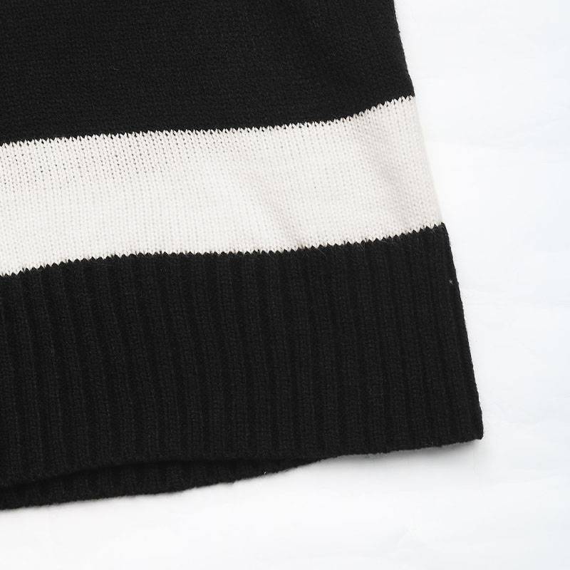 Gestreifter Oversize-Pullover – Schwarz & Weiß