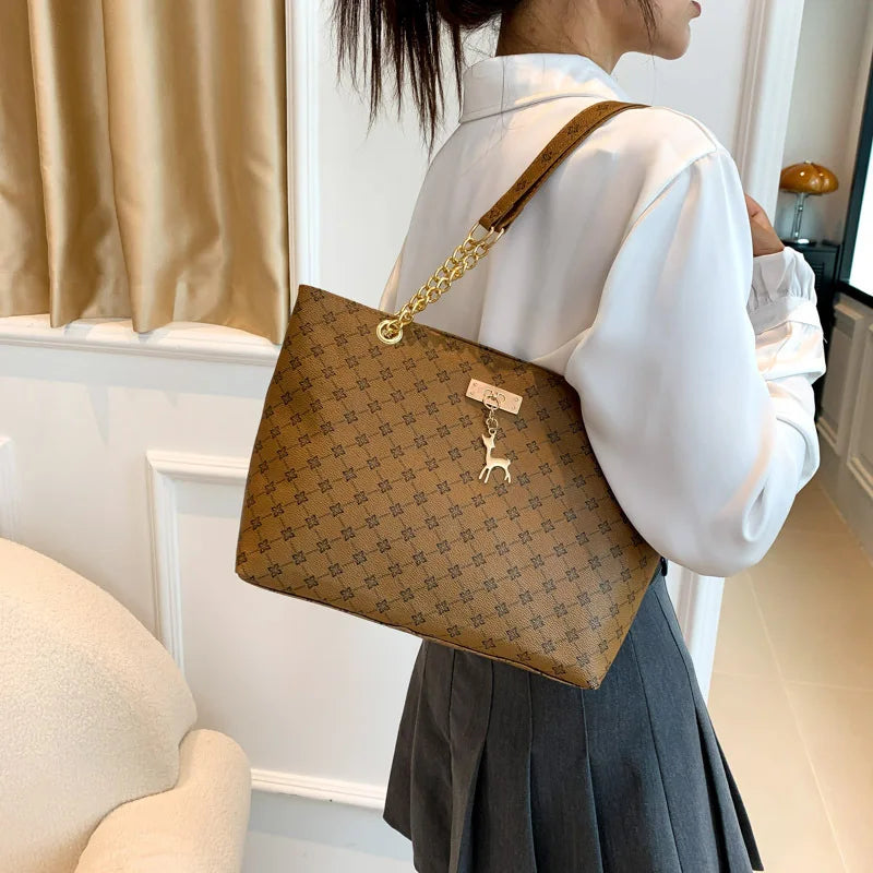 Modische Schultertasche