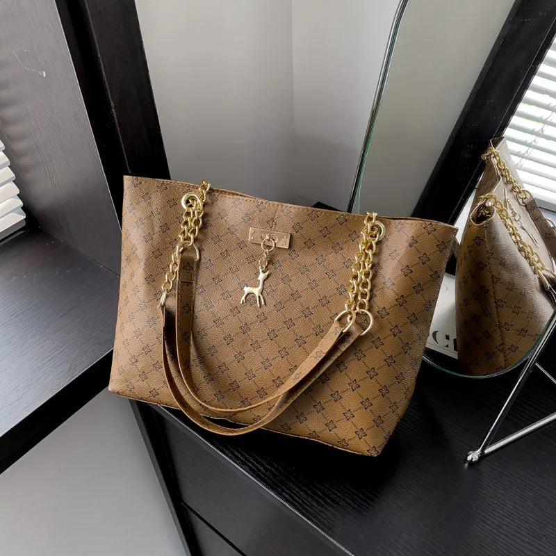 Modische Schultertasche