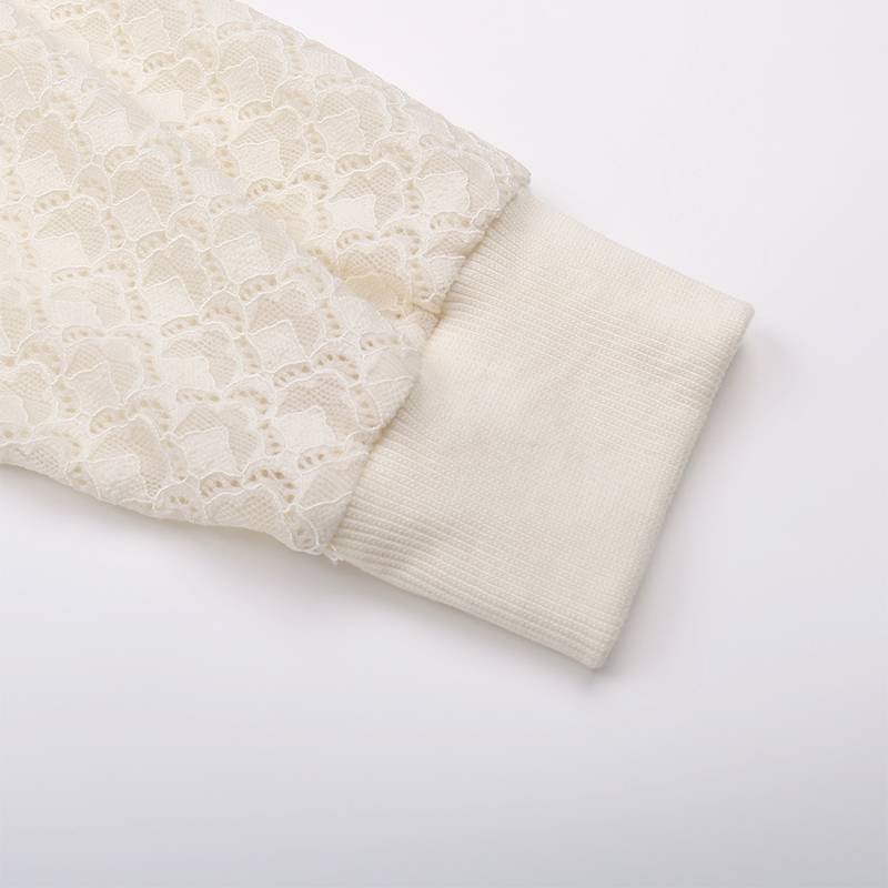 Damenbluse mit Spitze